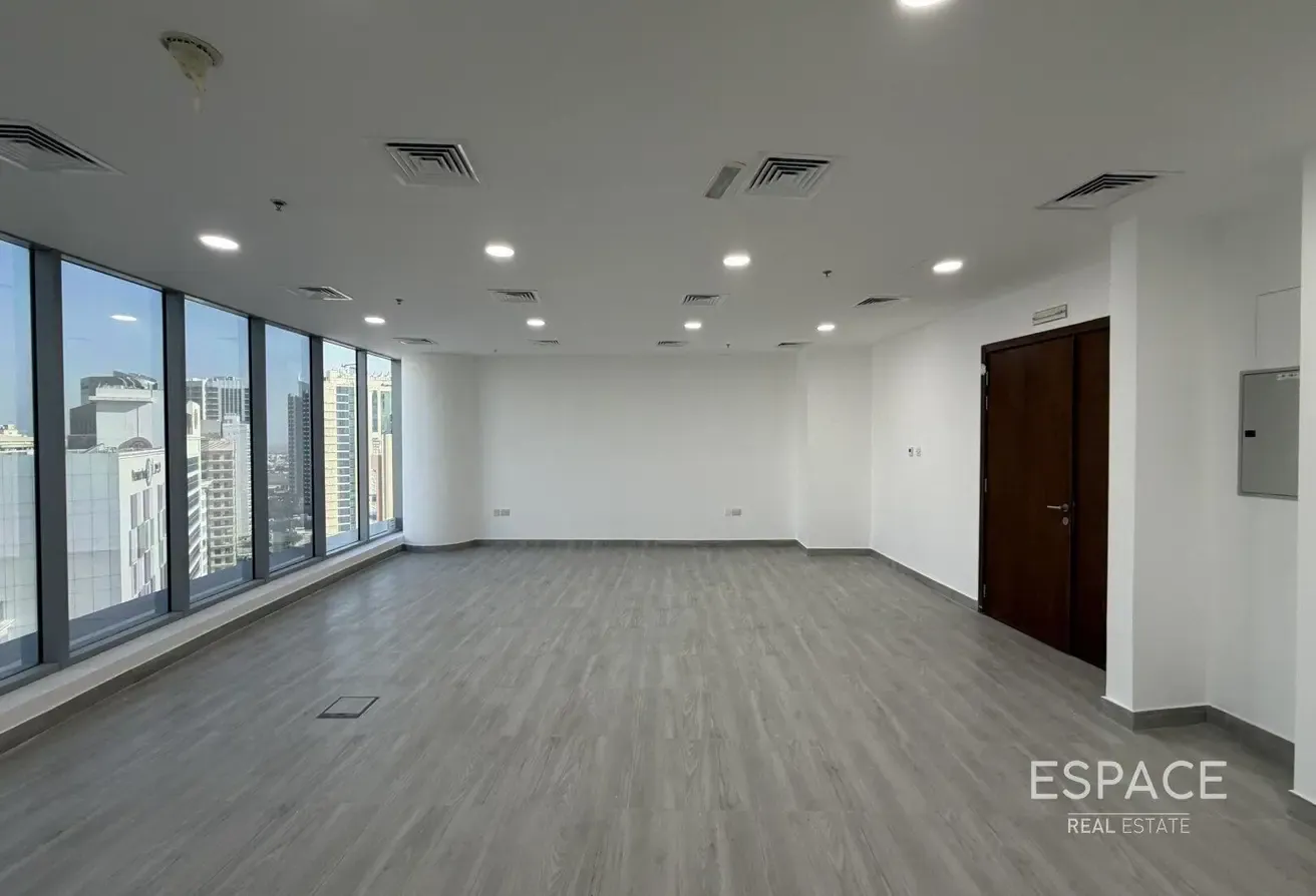 Vacant | 2 Parking Spaces | Unfurnished