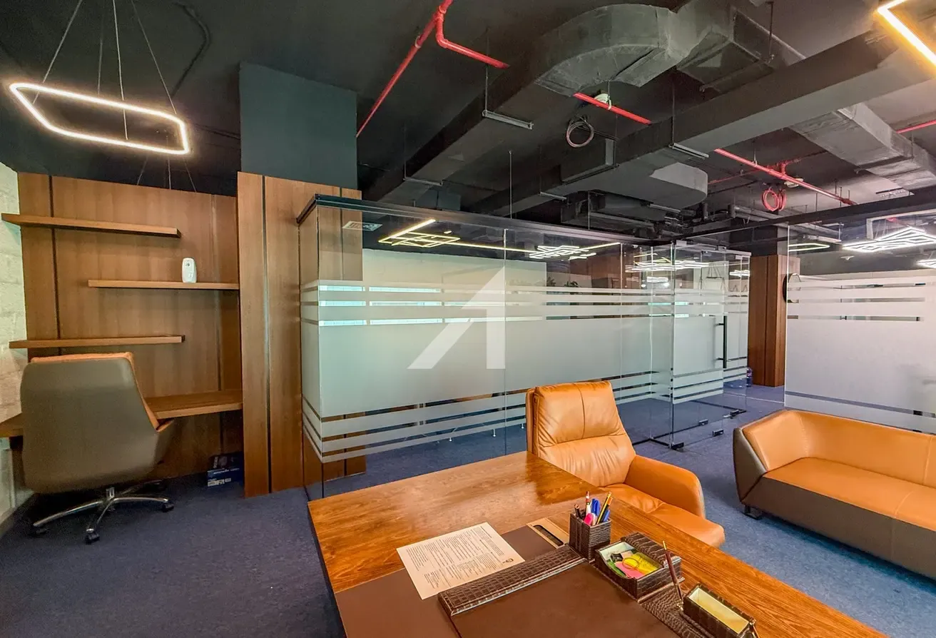 Prime Fitted Office | High Floor| Vacant