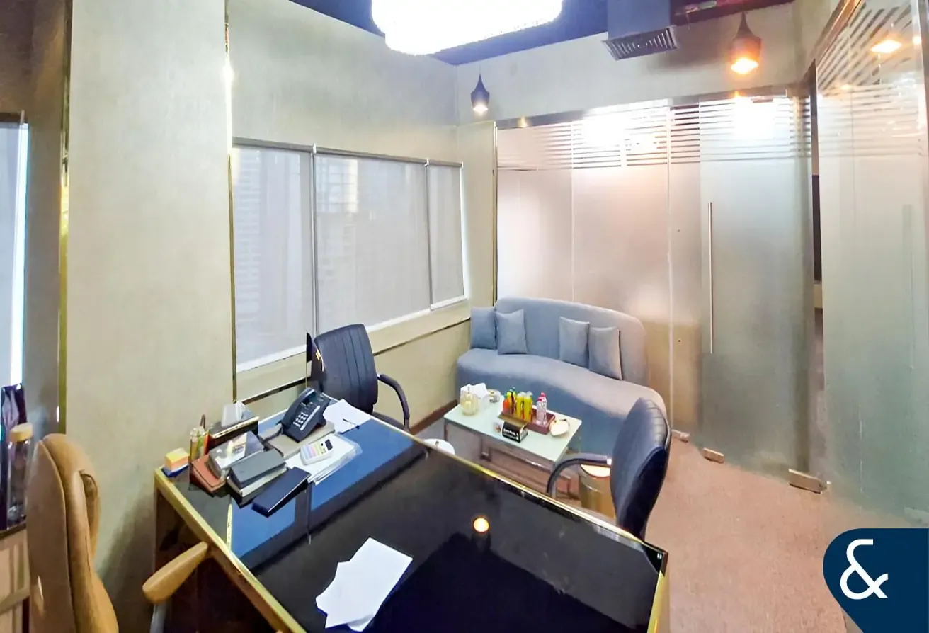 Market Price | Close To Metro | Modern Lobby
