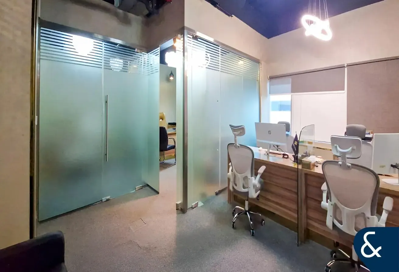 Market Price | Close To Metro | Modern Lobby