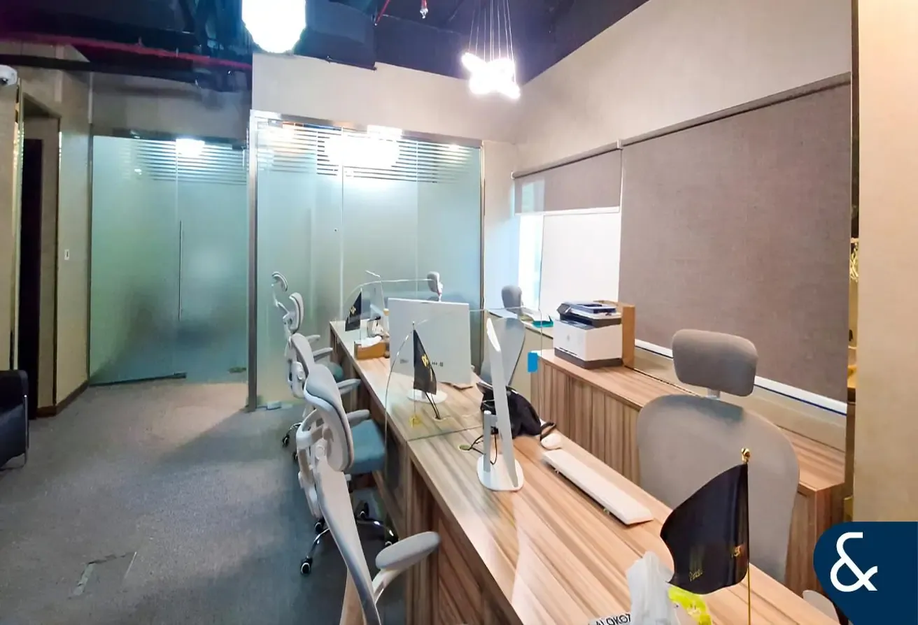 Market Price | Close To Metro | Modern Lobby