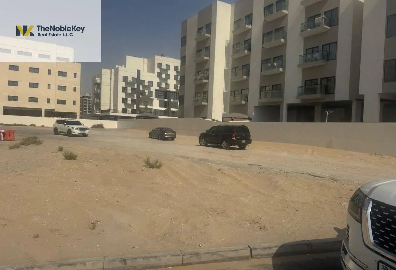 COOMERCIAL PLOT FOR SALE IN WARSAN 4TH