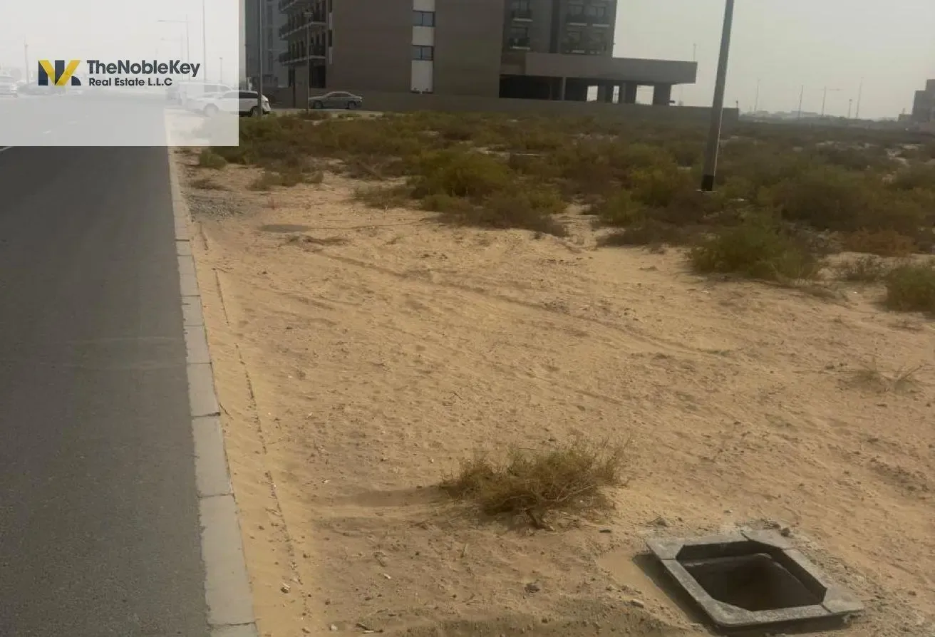 COOMERCIAL PLOT FOR SALE IN WARSAN 4TH