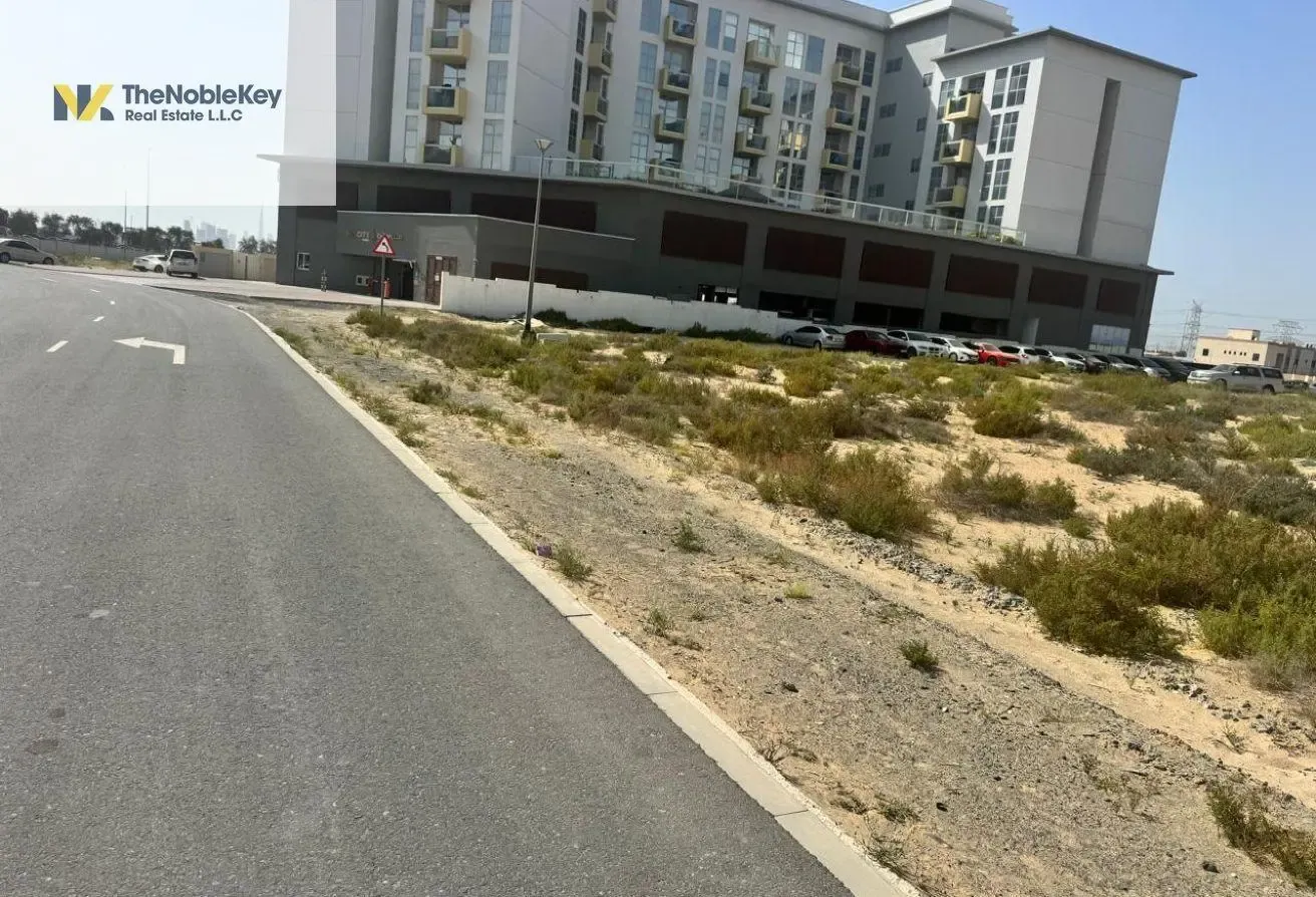 COOMERCIAL PLOT FOR SALE IN WARSAN 4TH