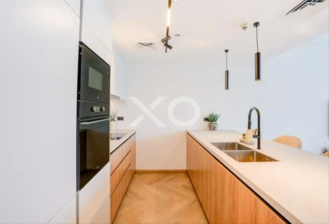 Renovated | Marina View | Modern Finishes