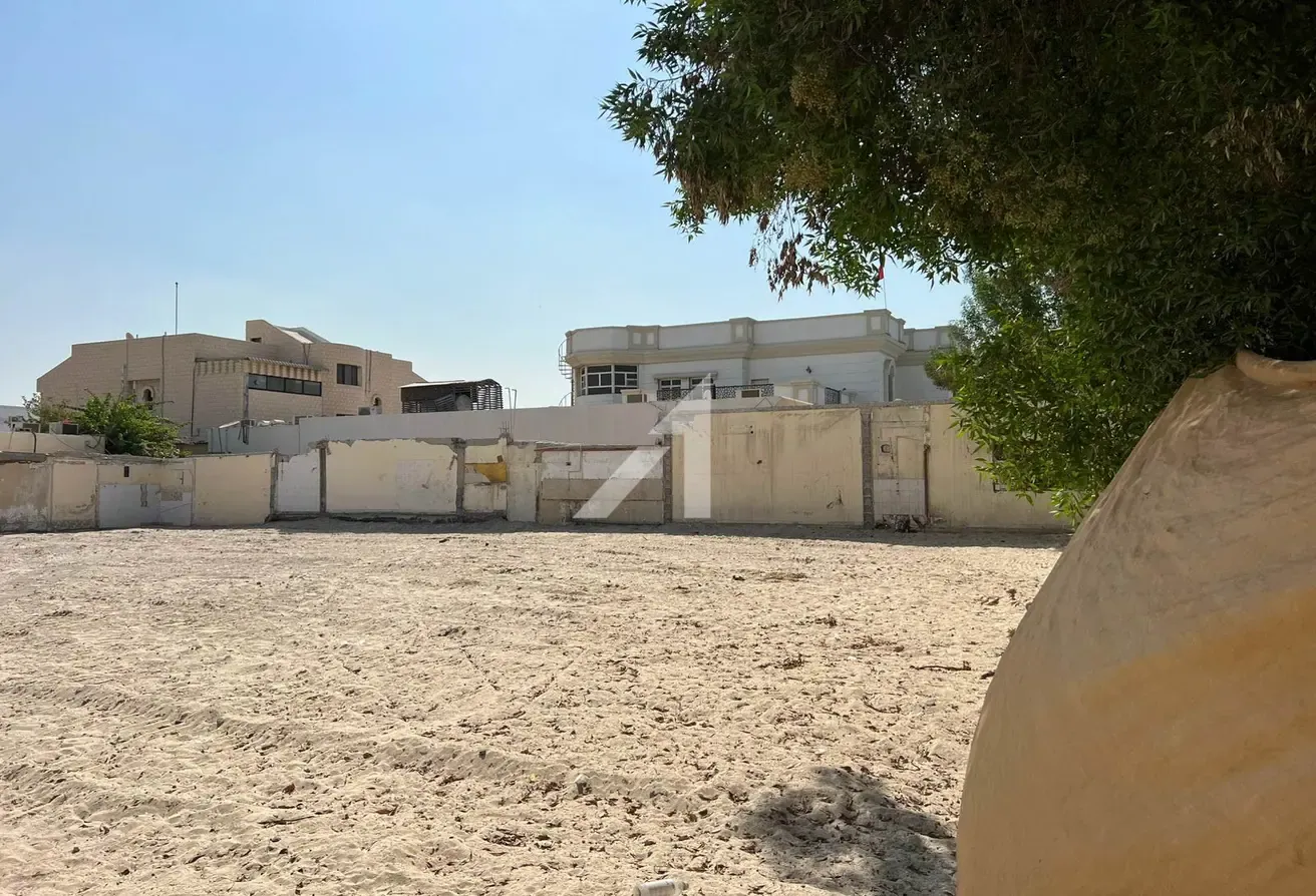 Prime Beachside Villa|Large Plot|GCC National Only
