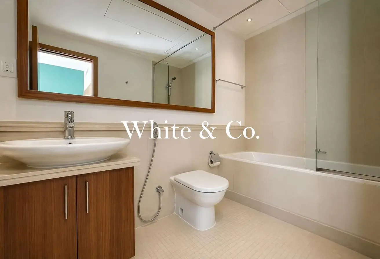 Exclusive | High Floor | Vacant |Sea Views