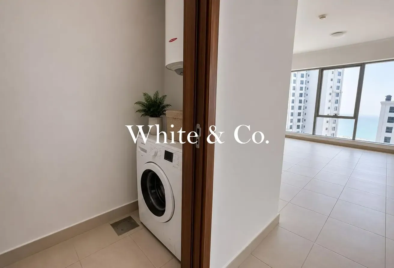 Exclusive | High Floor | Vacant |Sea Views