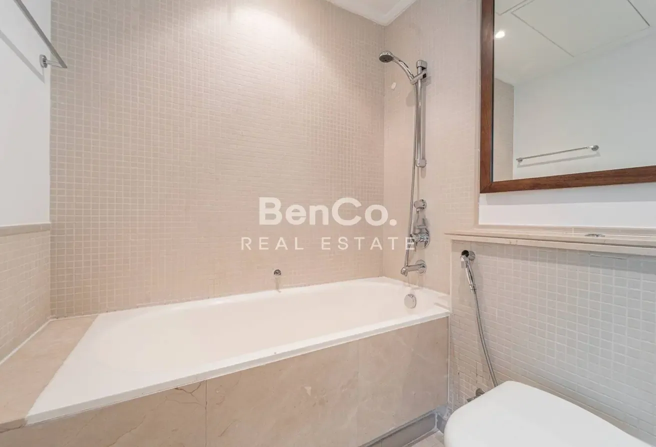 Marina Promenade | Unfurnished | Water View