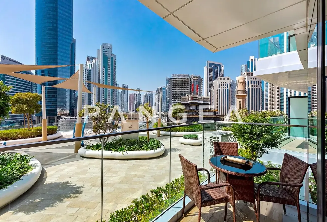 Fully Furnished| Vacant| Great Price