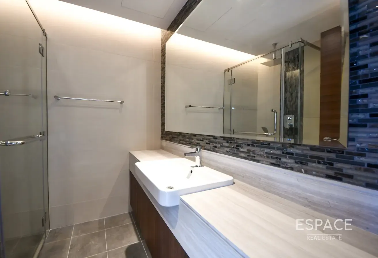 Huge 2 Plus Study |  Canal View | Vacant