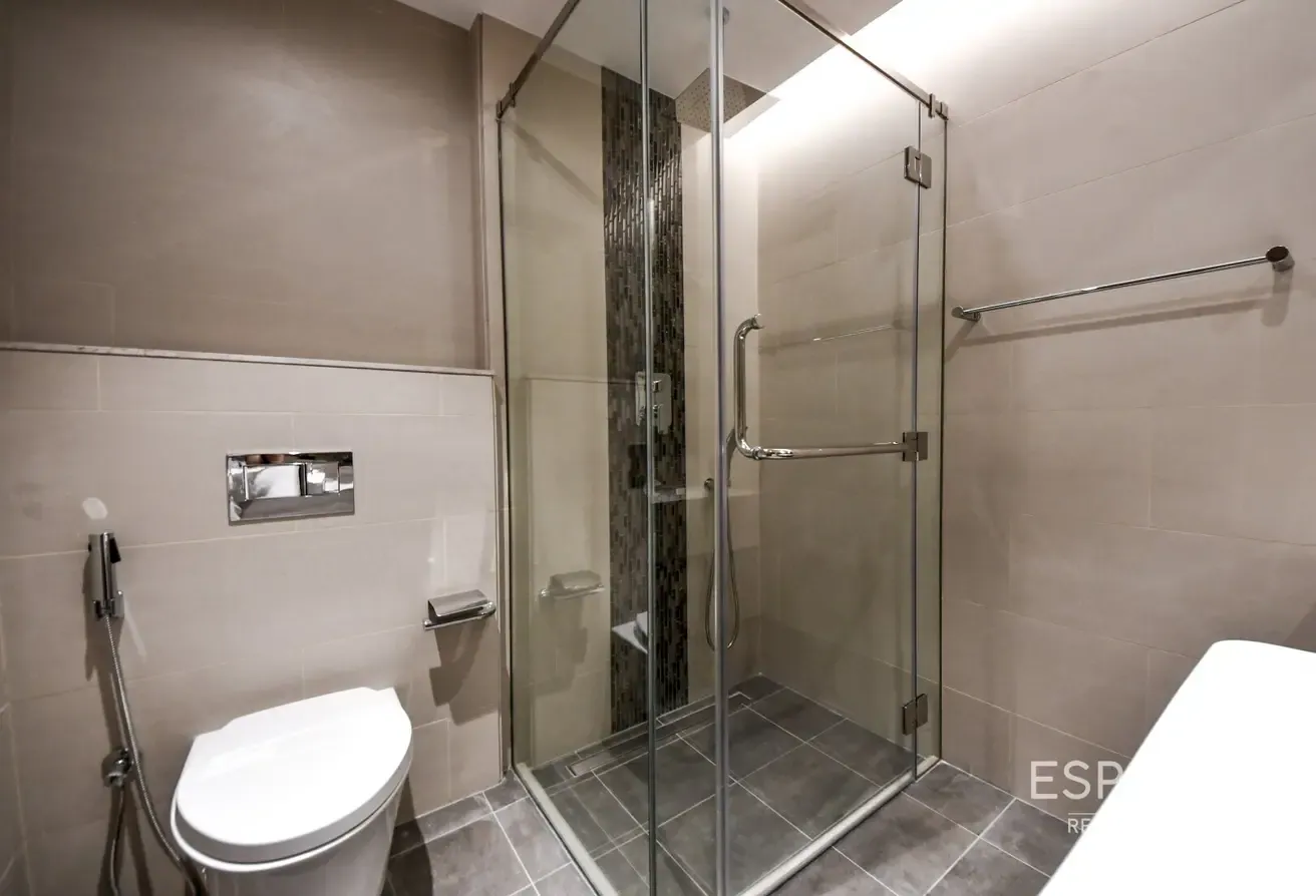 Huge 2 Plus Study |  Canal View | Vacant