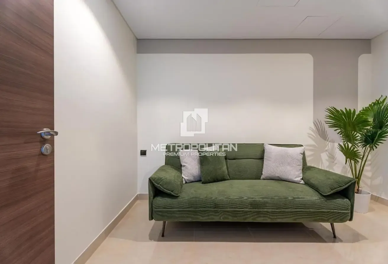 2 Beds Plus Study Room | Large Layout | Canal View