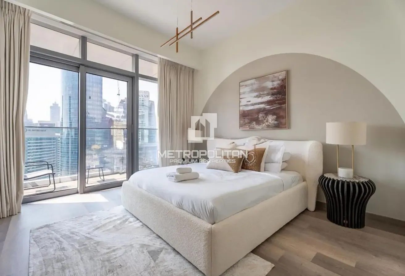 2 Beds Plus Study Room | Large Layout | Canal View