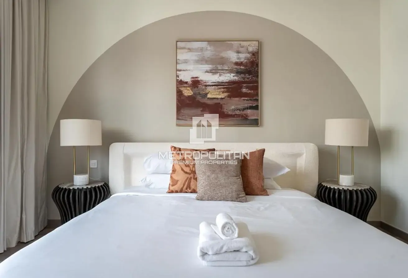 2 Beds Plus Study Room | Large Layout | Canal View