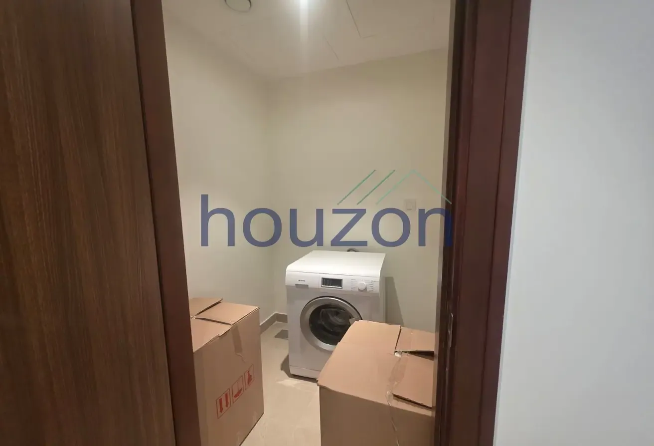 Brand New | Spacious 2BR+ Study | Canal view