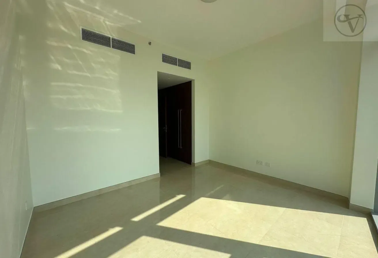 Brand New | Vacant | Huge Layout | Plus Study