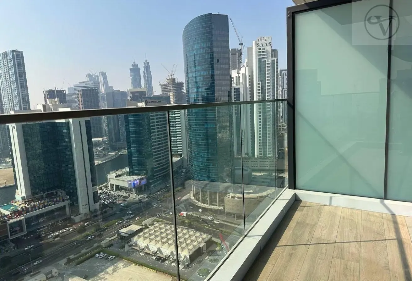 Brand New | Vacant | Huge Layout | Plus Study