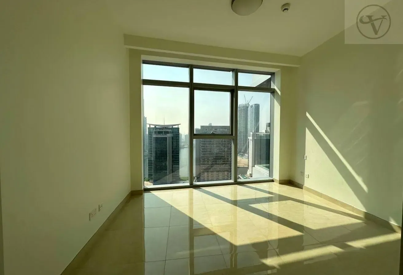 Brand New | Vacant | Huge Layout | Plus Study