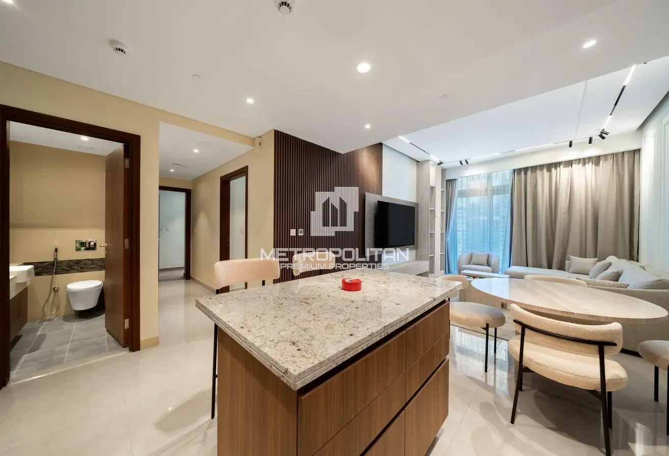 Upgraded | Furnished | Vacant | Canal View