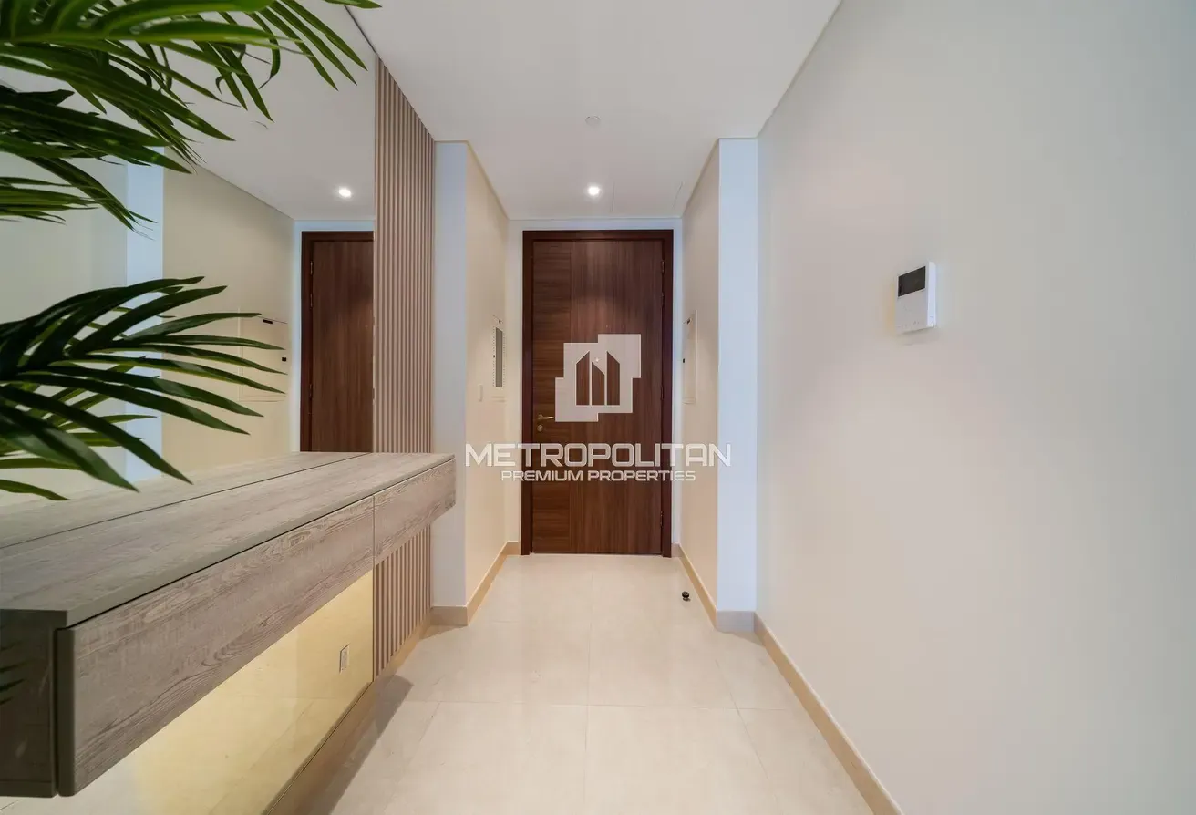 Upgraded | Furnished | Vacant | Canal View