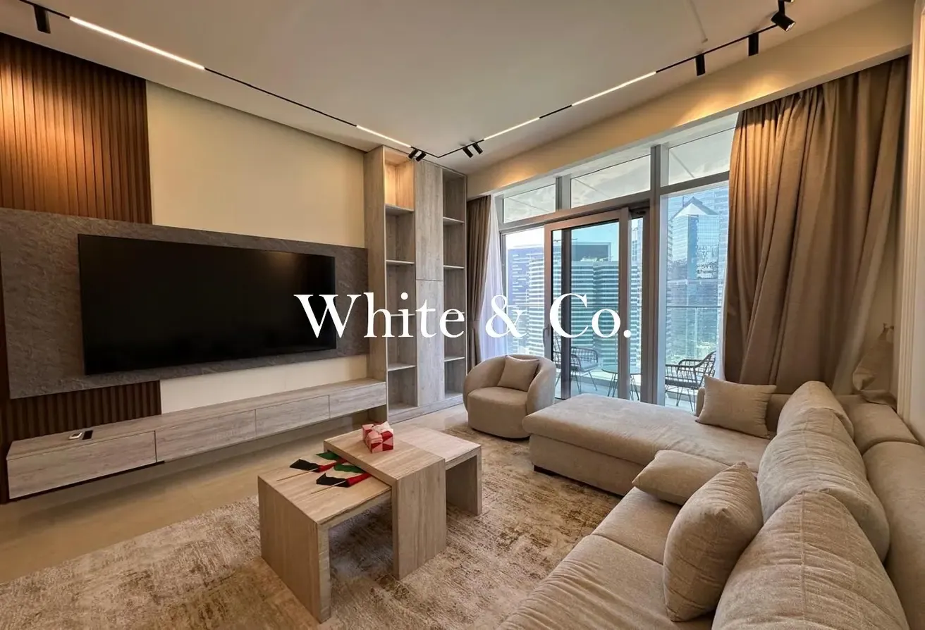 Fully Furnished | Upgraded | Canal View