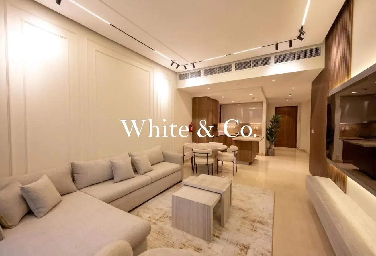 Fully Furnished | Upgraded | Canal View