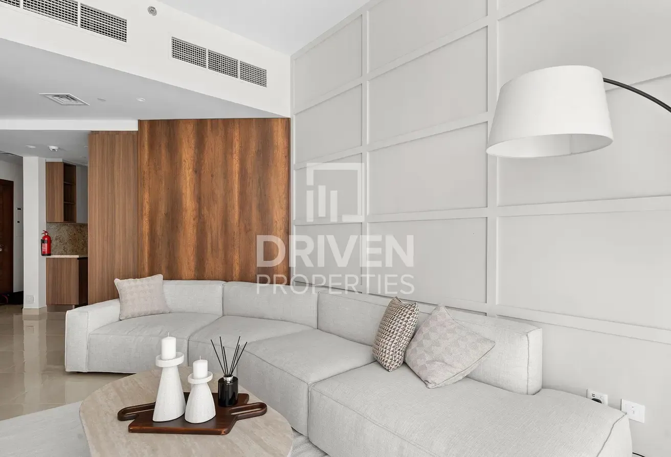 Fully Furnished | Ready to move in | Mid Floor