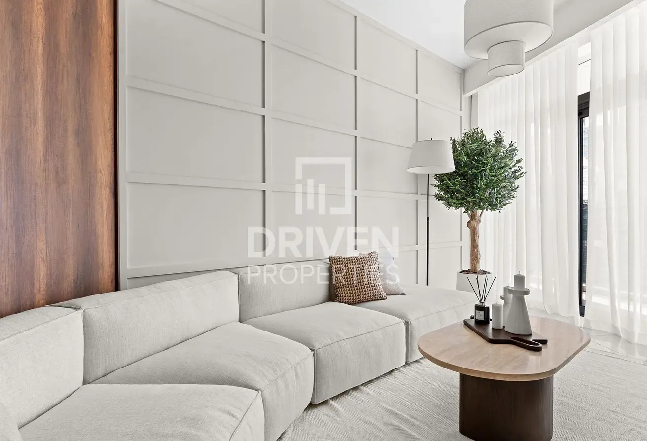 Fully Furnished | Ready to move in | Mid Floor