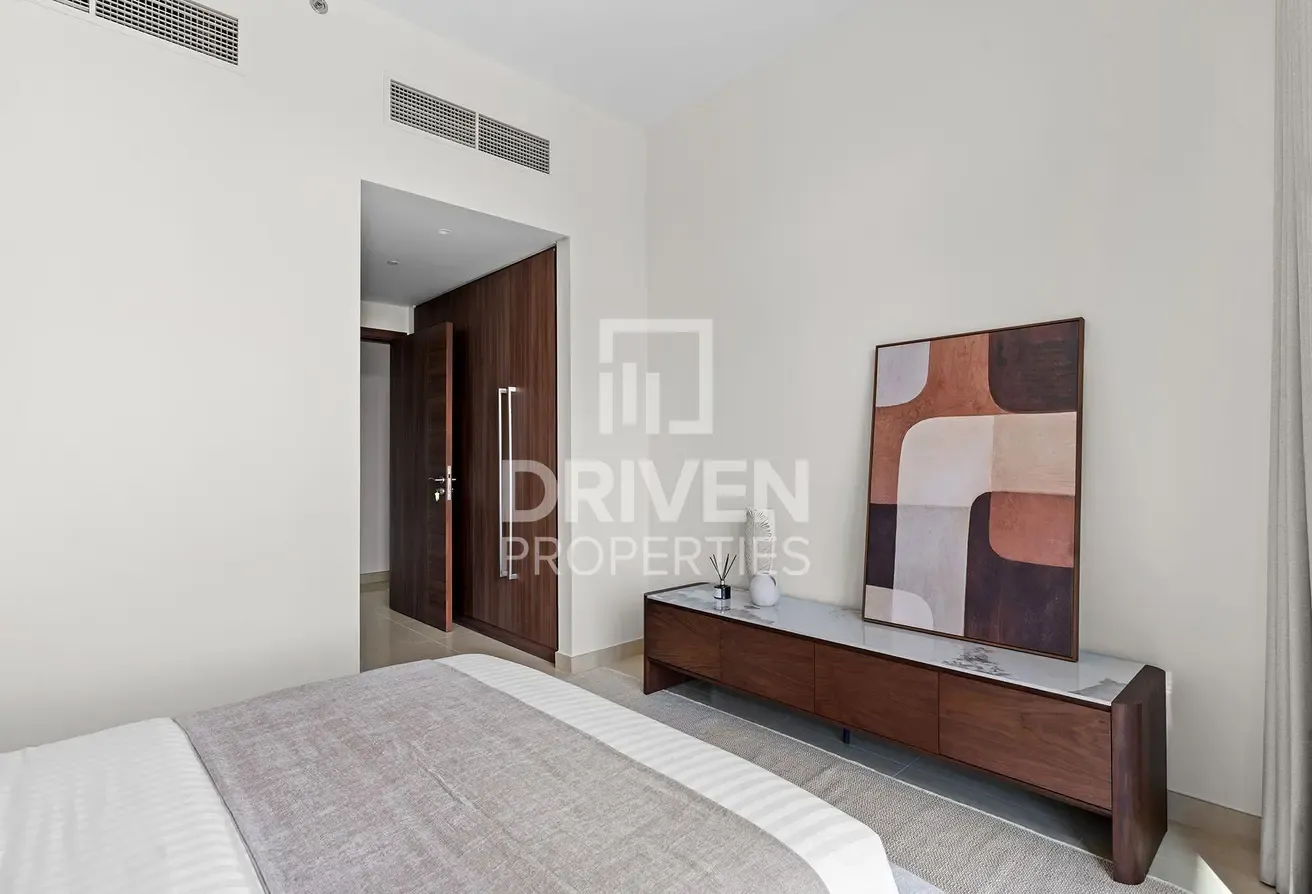 Fully Furnished | Ready to move in | Mid Floor
