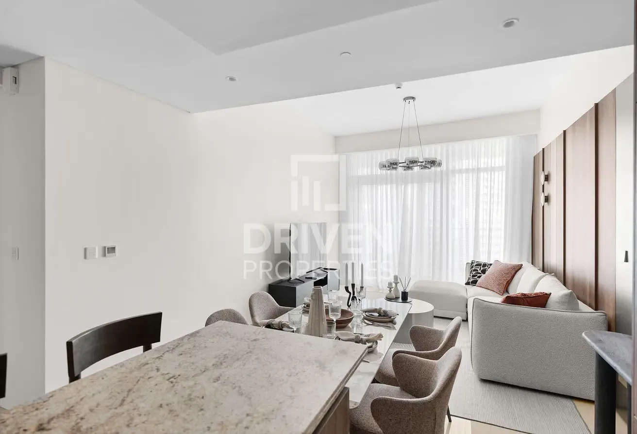 Fully Furnished | Ready to Move in | Mid Floor