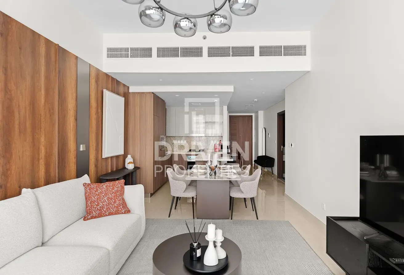 Fully Furnished | Ready to Move in | Mid Floor