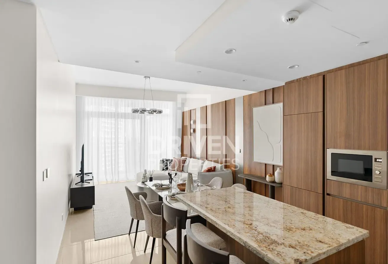 Fully Furnished | Ready to Move in | Mid Floor