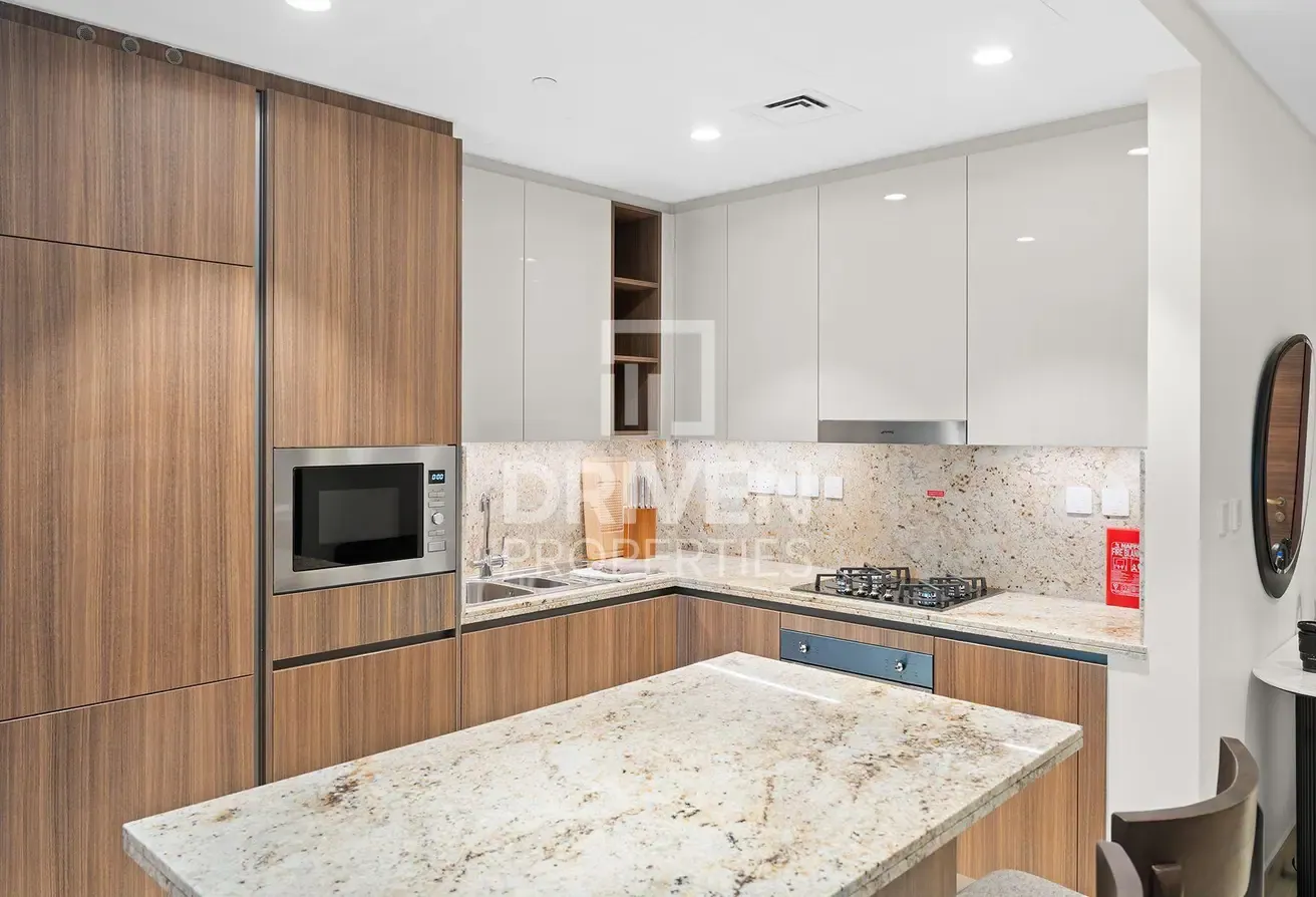 Fully Furnished | Ready to Move in | Mid Floor