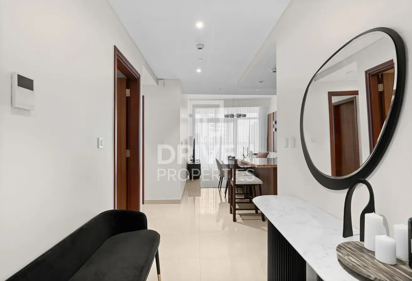 Fully Furnished | Ready to Move in | Mid Floor