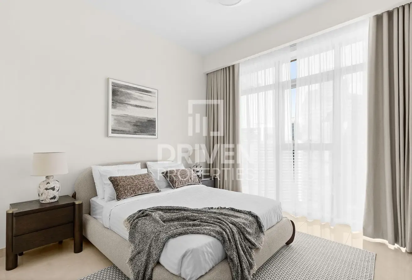 Fully Furnished | Ready to Move in | Mid Floor