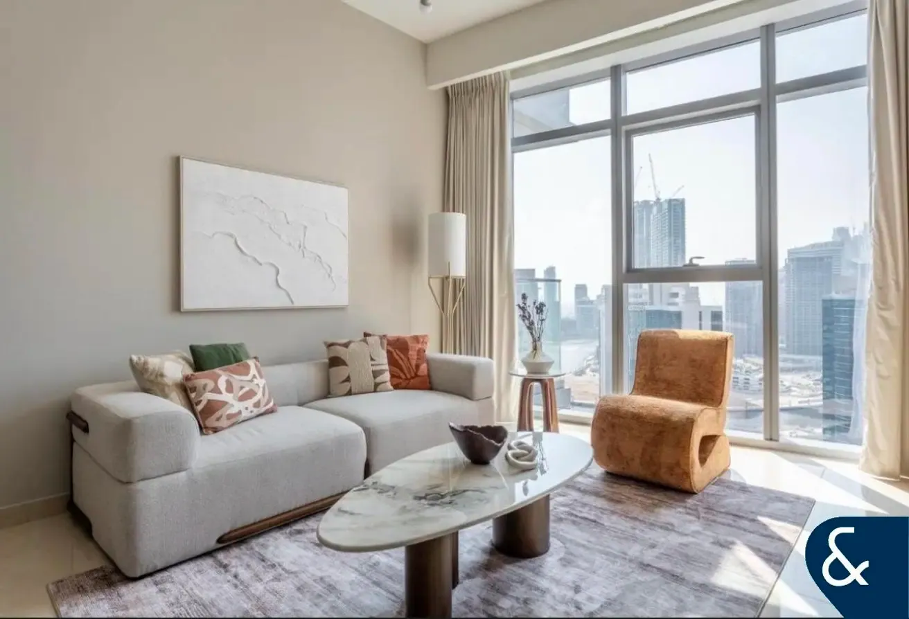 2 Plus Study | Canal Views | New Tower