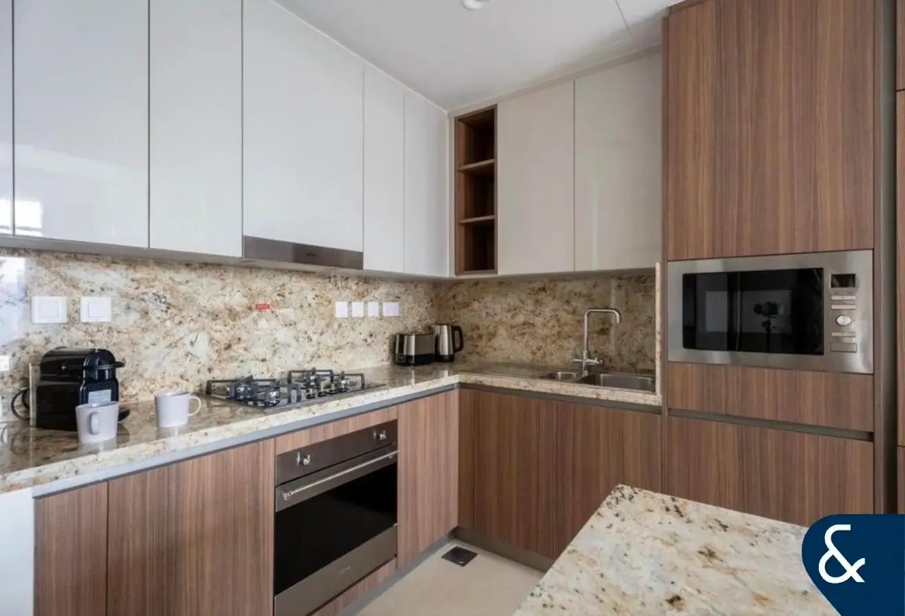 2 Plus Study | Canal Views | New Tower