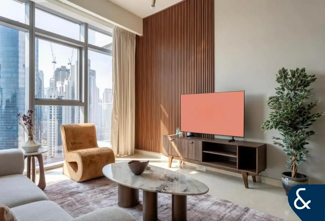 2 Plus Study | Canal Views | New Tower