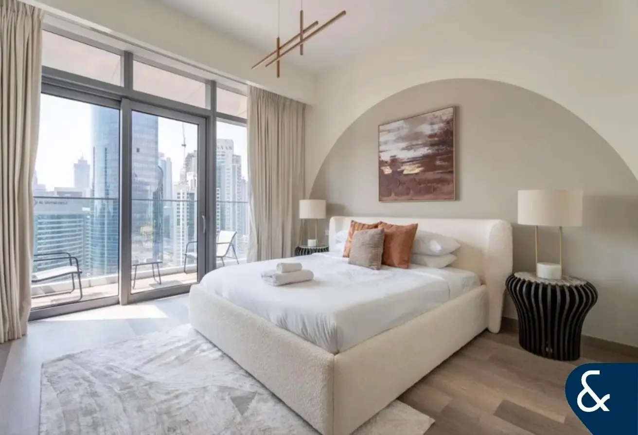 2 Plus Study | Canal Views | New Tower