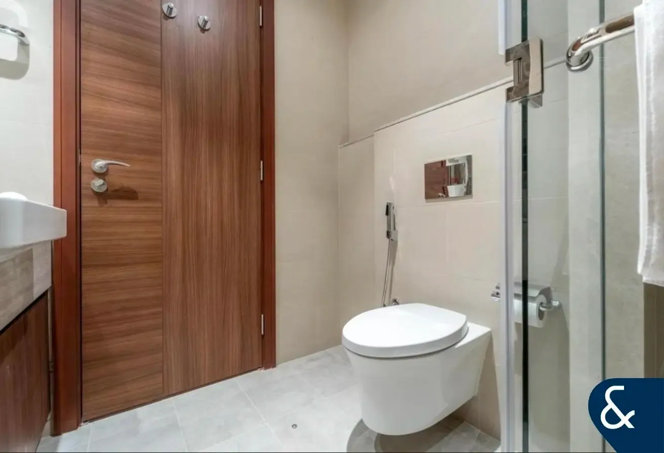 2 Plus Study | Canal Views | New Tower