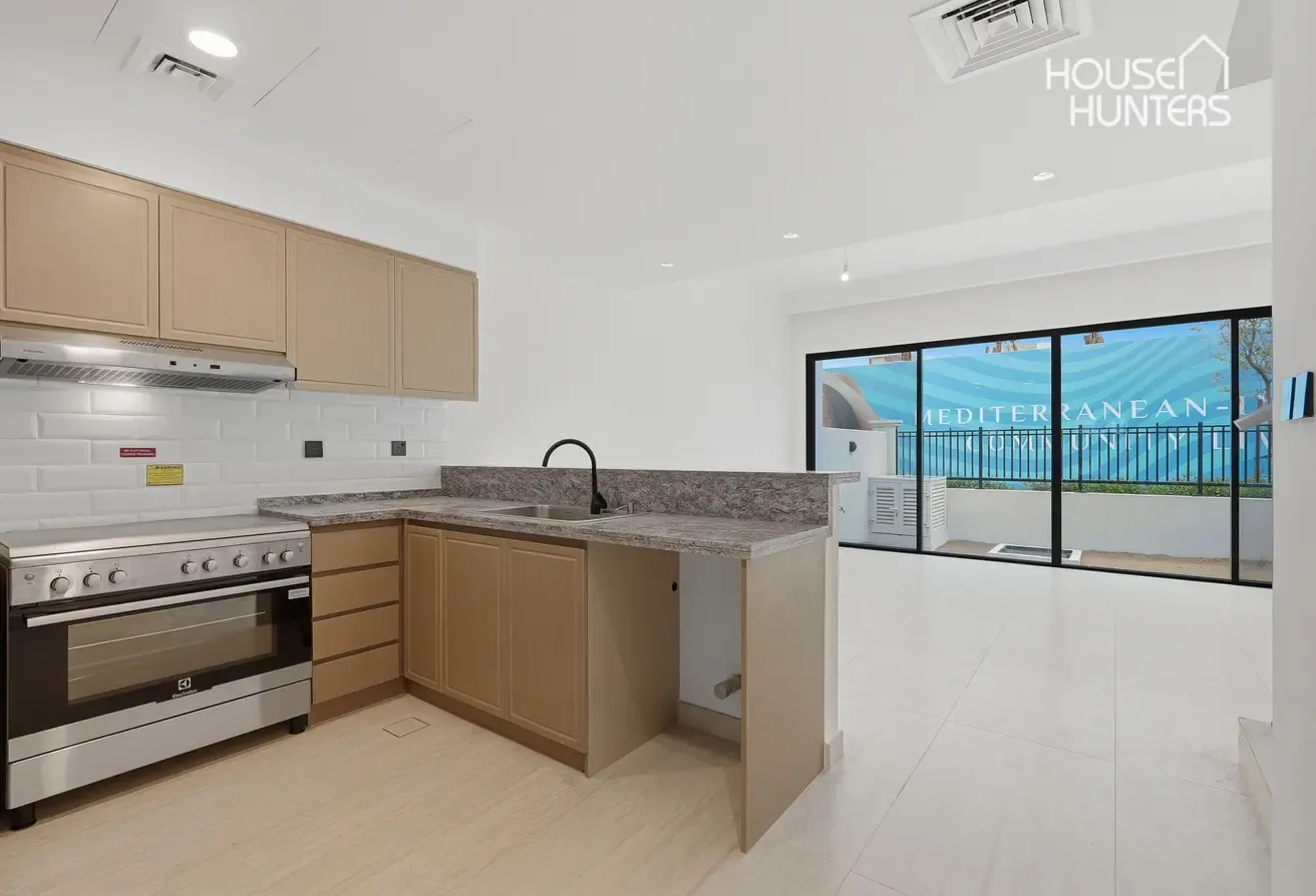 Single Row | Area Expert | Prime Location