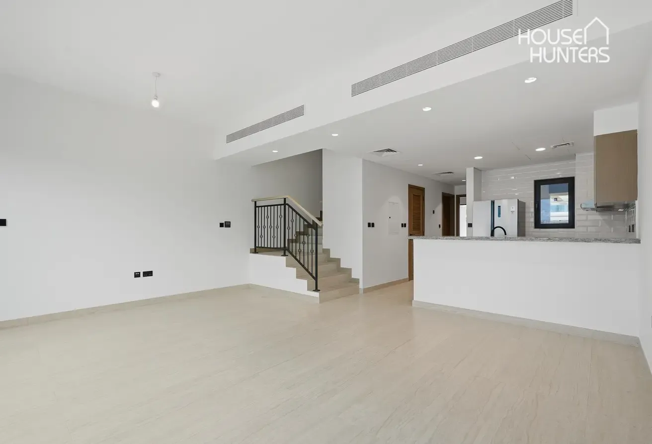 Single Row | Area Expert | Prime Location
