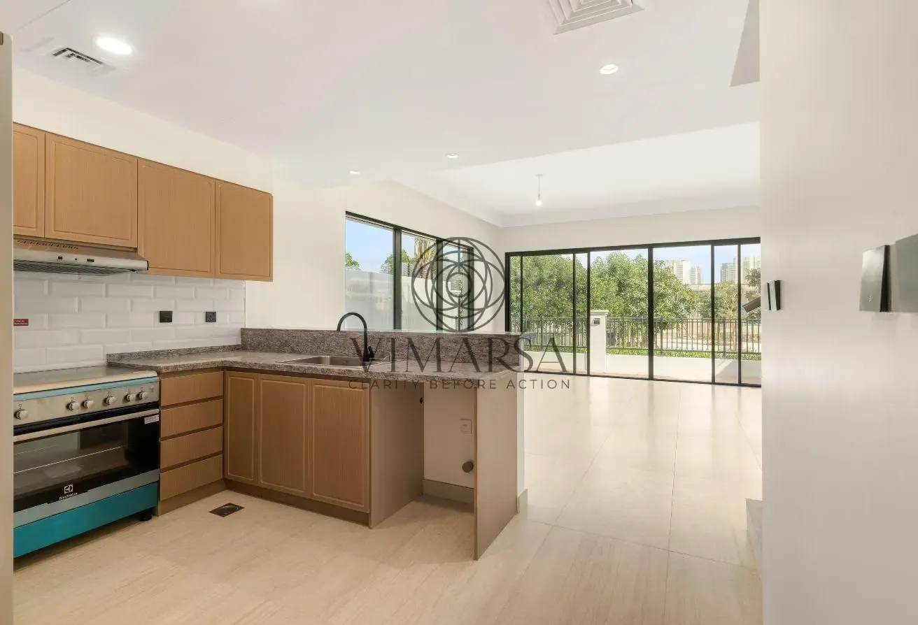 Luxurious 5BR | Single Row | Prime Amenities