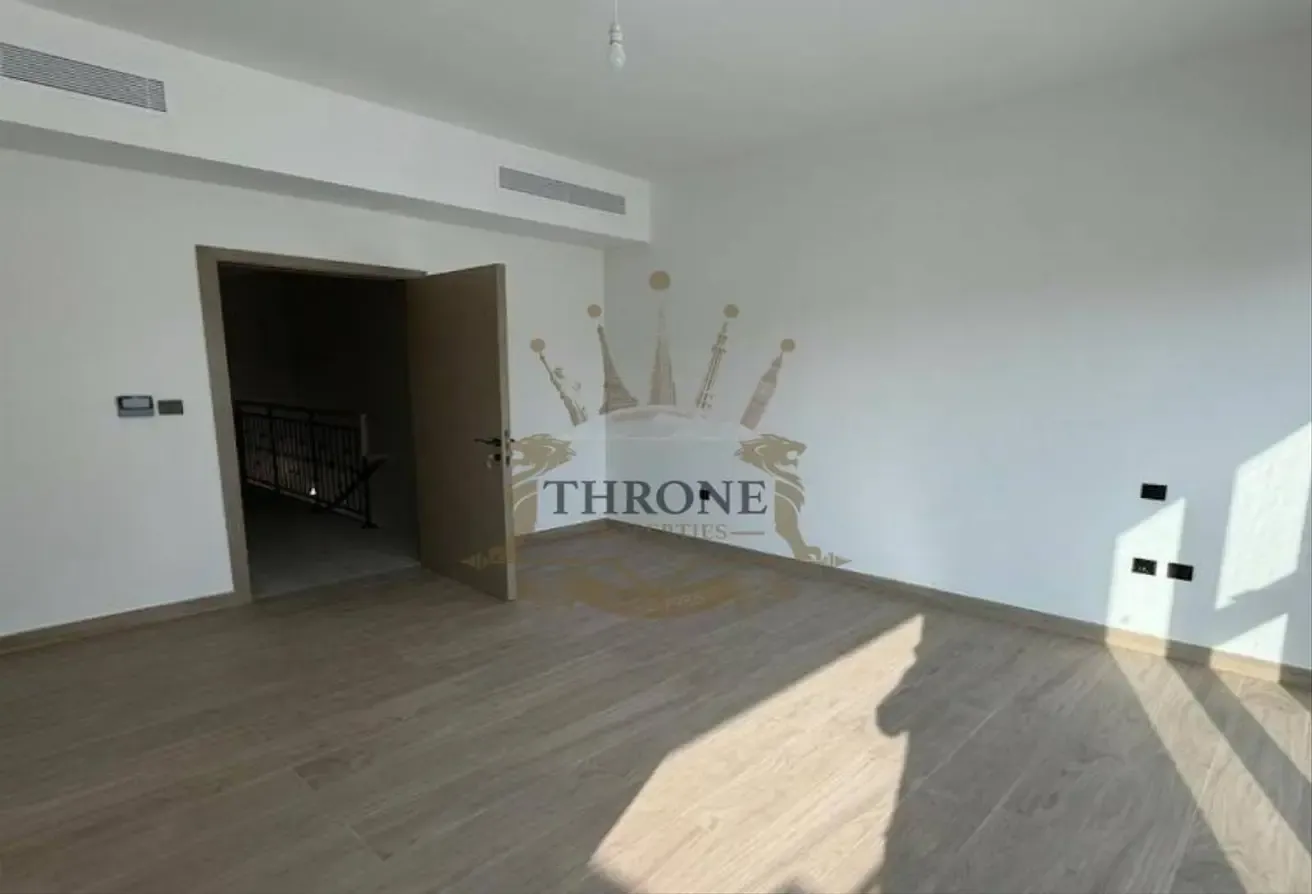4BR Villa | Near Amenities | Motivated Seller