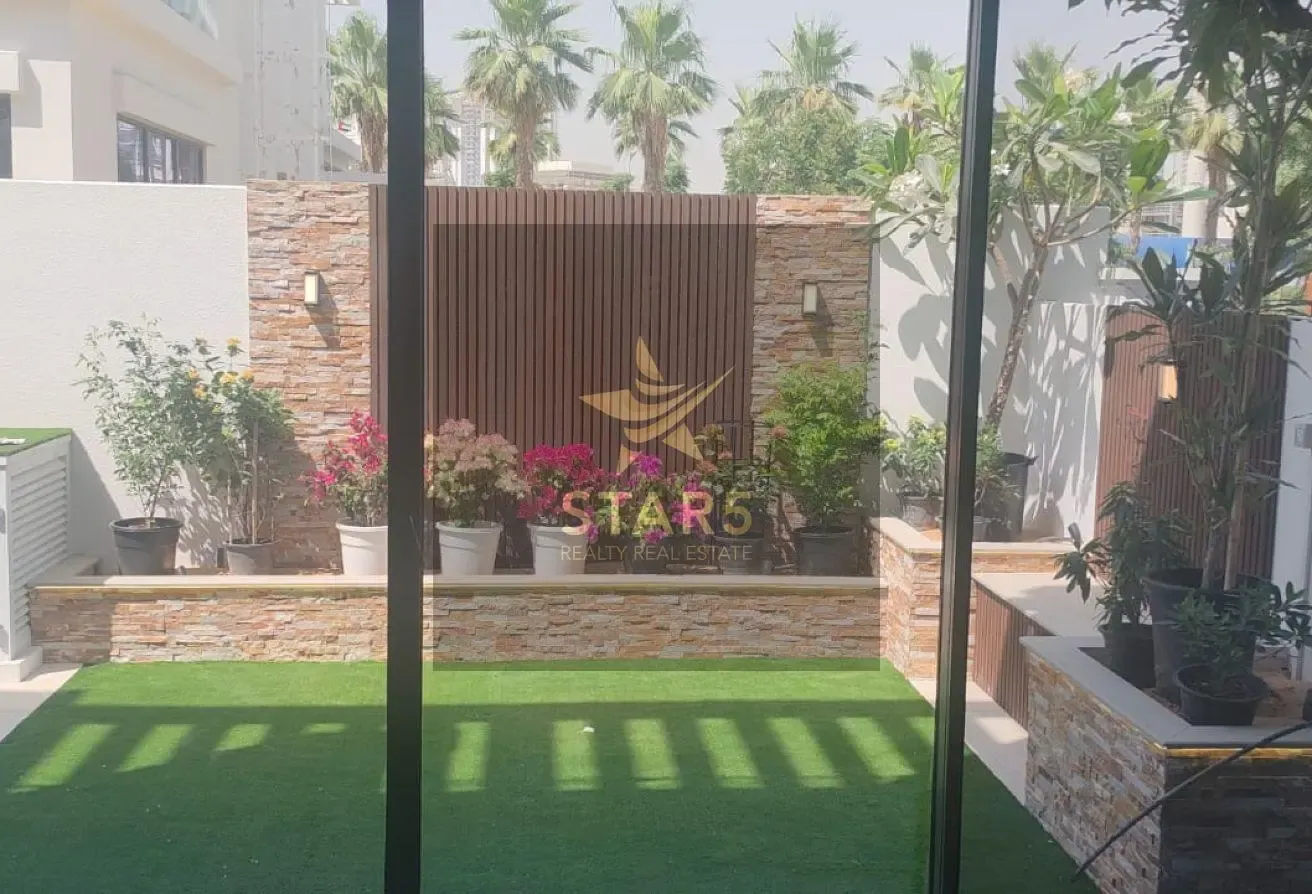 Single Row | Close to entry and Pool | Rented