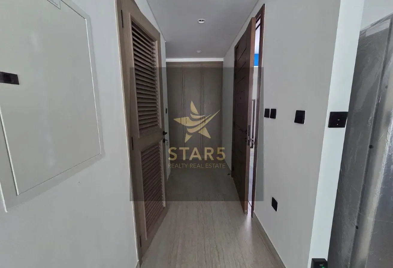 Single Row | Close to entry and Pool | Rented