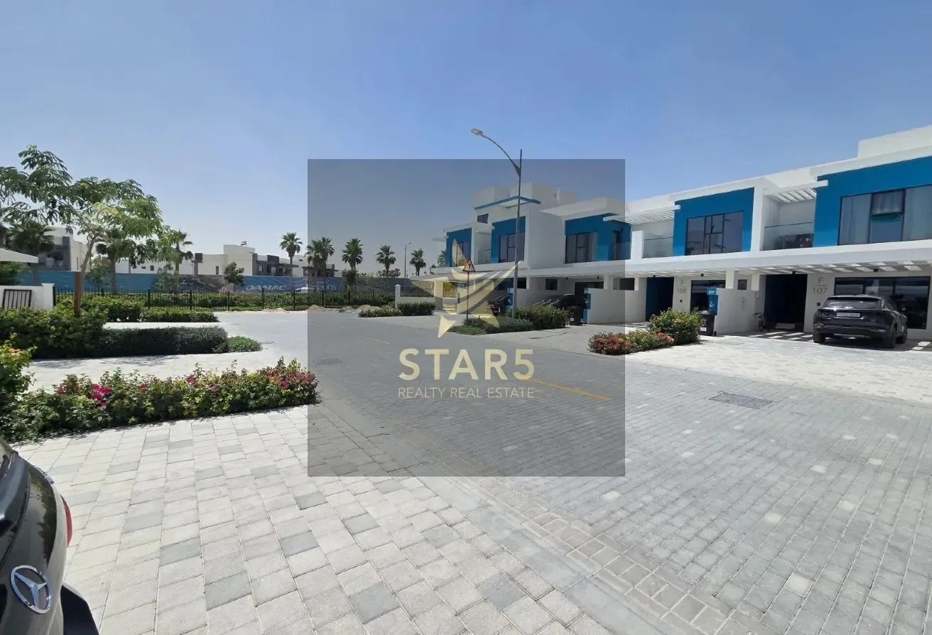 Single Row | Close to entry and Pool | Rented