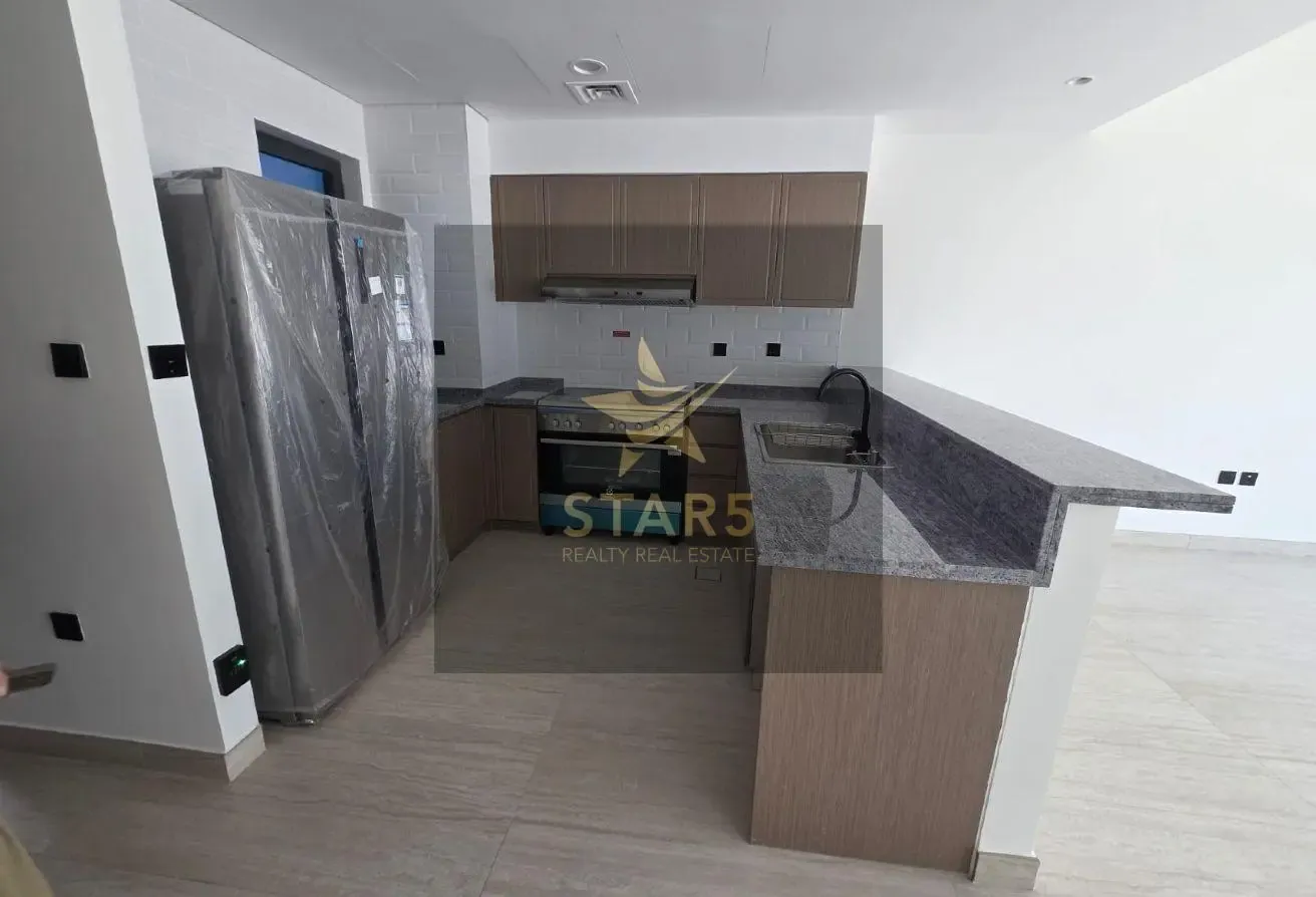 Single Row | Close to entry and Pool | Rented