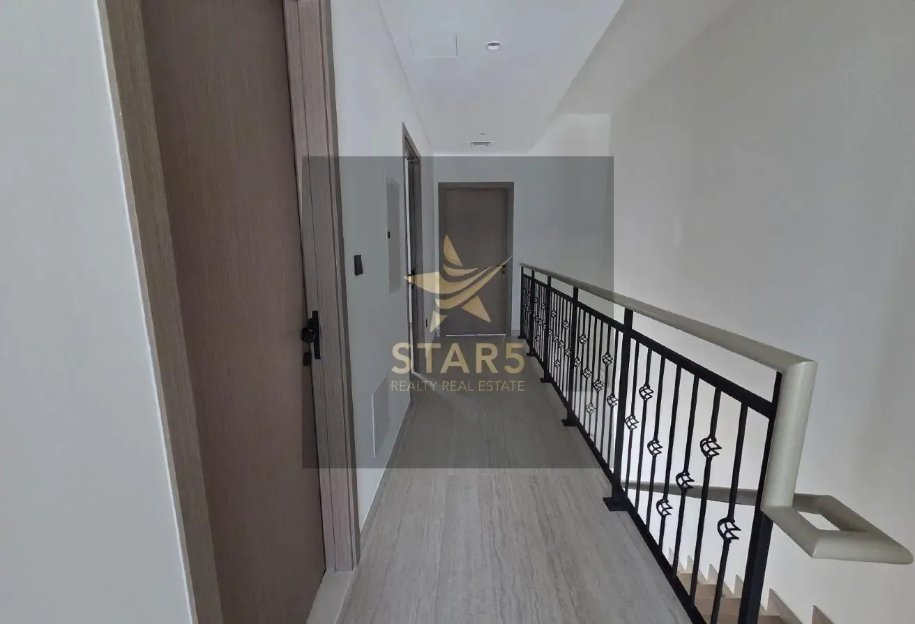 Single Row | Close to entry and Pool | Rented